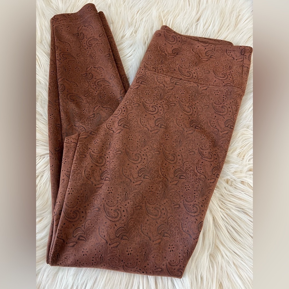 White House Black Market Faux Suede Runway Leggings Brown Paisley Embossed - Picture 1 of 3